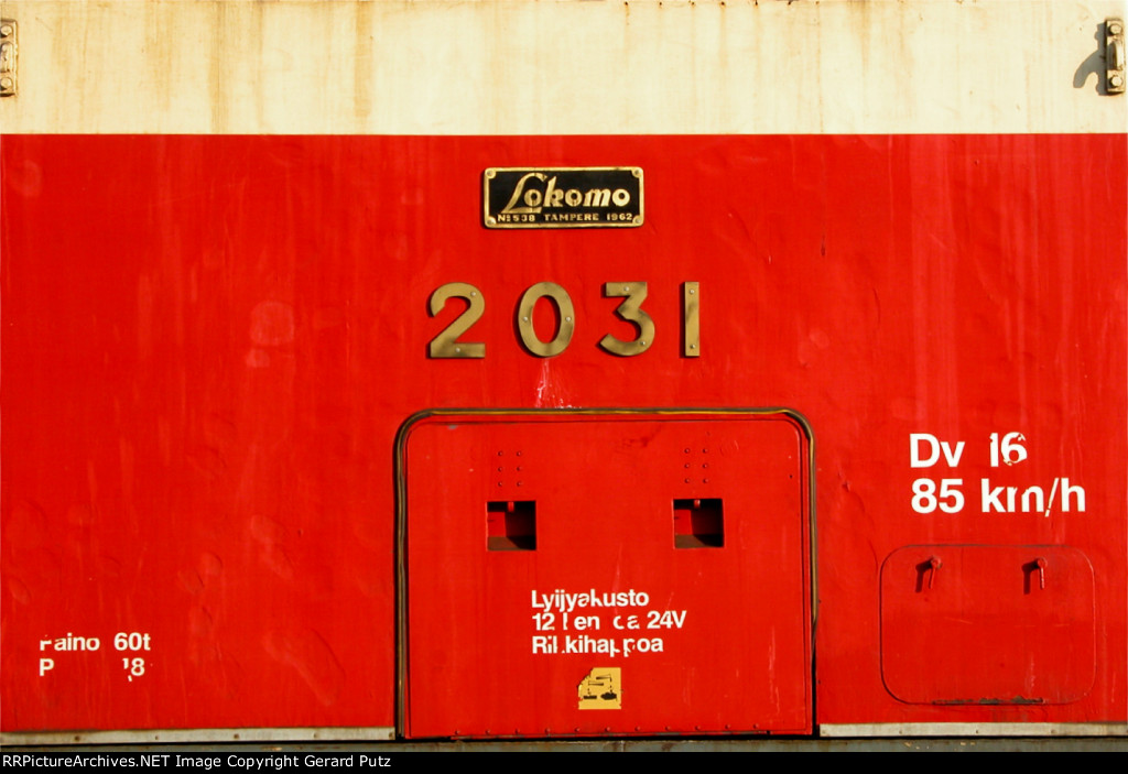 Cab side of VR Dv16 #2031
